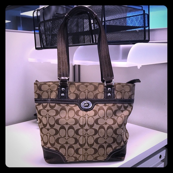 Coach Handbags - OFFERS?? Coach Hamptons Signature tote